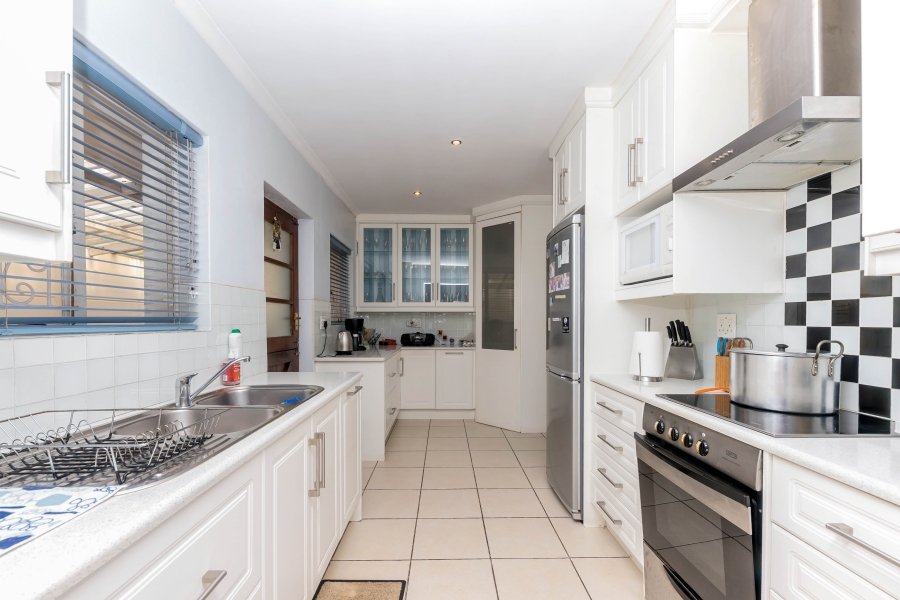 3 Bedroom Property for Sale in Heathfield Western Cape